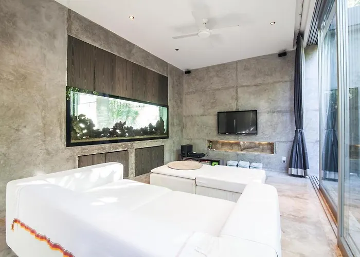 Modern 4bd With Pool * 塞米亚克